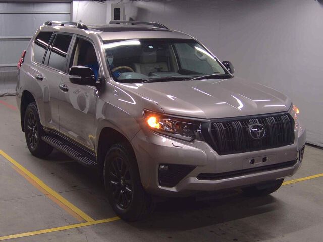 Japan Auction Vehicles 8 2023 Toyota Land Cruiser Prado TX L-PマットブラE 4WD auction photo
