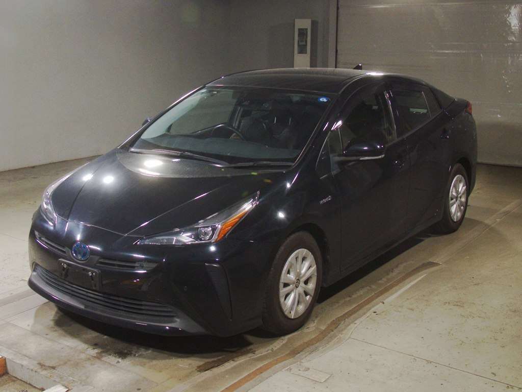 Japan Auction Vehicles 4 2020 Toyota Prius S auction photo