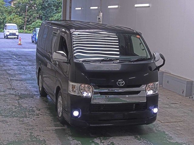 2014 Toyota Hiace 4WD Super GL Japan auction vehicle