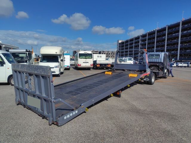 2019 Isuzu Elf Seksai auction photo 5