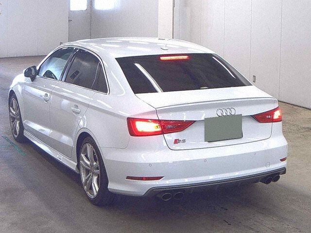 2015 Audi S3 Sedan ベースグレード 4WD auction photo 2