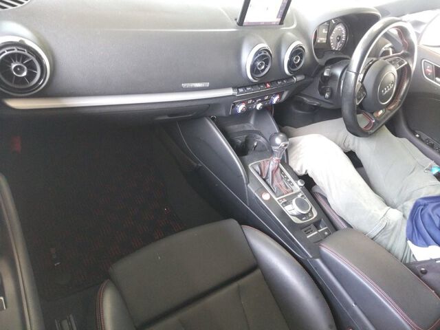 2015 Audi S3 Sedan ベースグレード 4WD auction photo 3