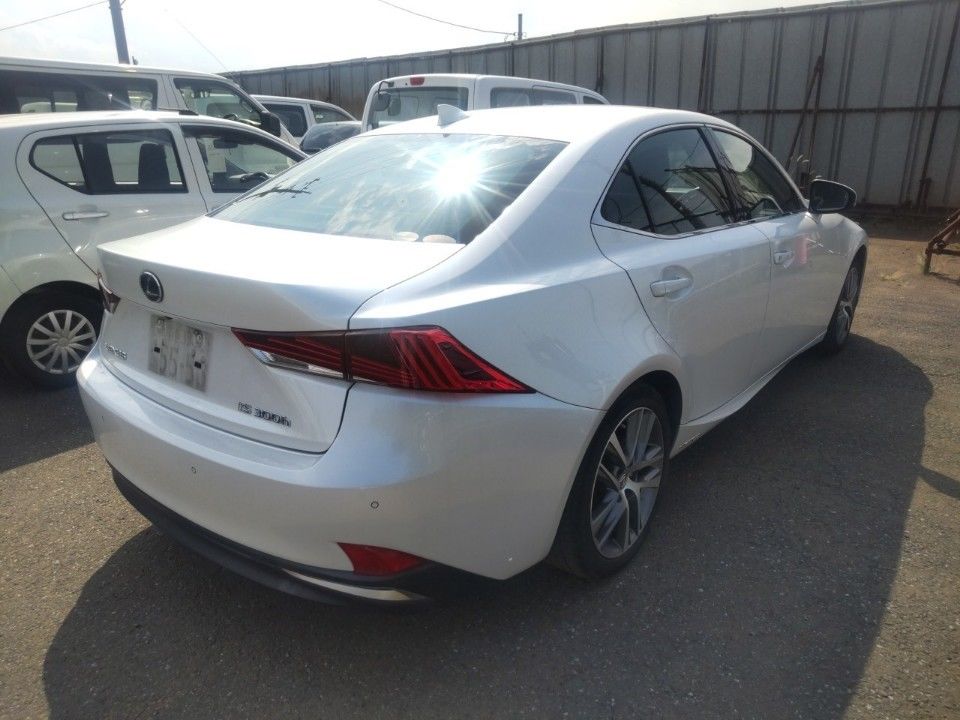 2017 Lexus IS auction photo 2