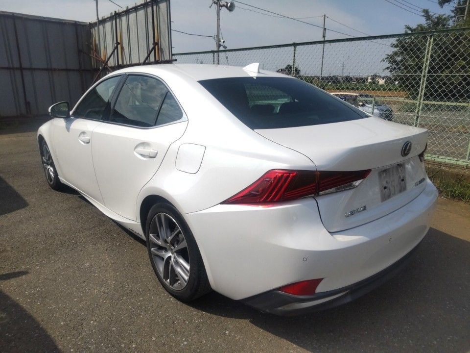 2017 Lexus IS auction photo 6