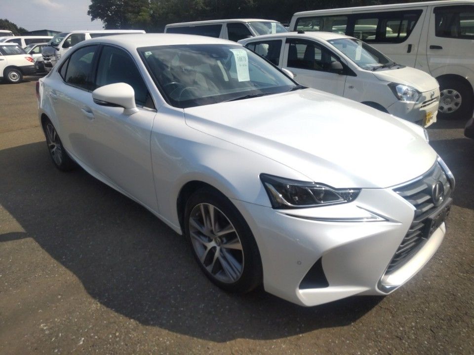 2017 Lexus IS auction photo 4