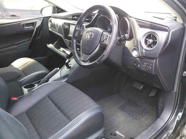 2017 Toyota Auris ハイブリッド auction photo 3
