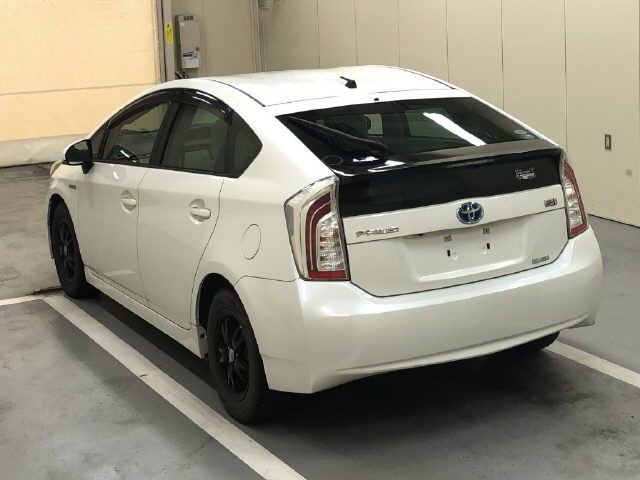 2014 Toyota Prius S auction photo 2