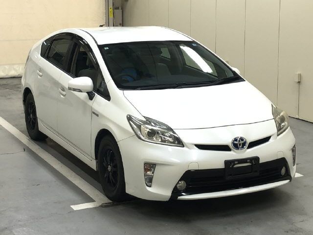 Japan Auction Vehicles 8 2014 Toyota Prius S auction photo