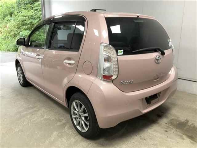 2015 Toyota Passo auction photo 2