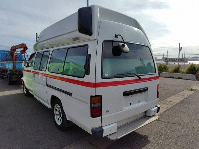 2012 Nissan Elgrand キュウキュウシャ auction photo 2