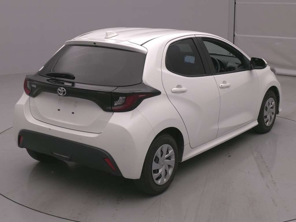 2021 Toyota Yaris X auction photo 2