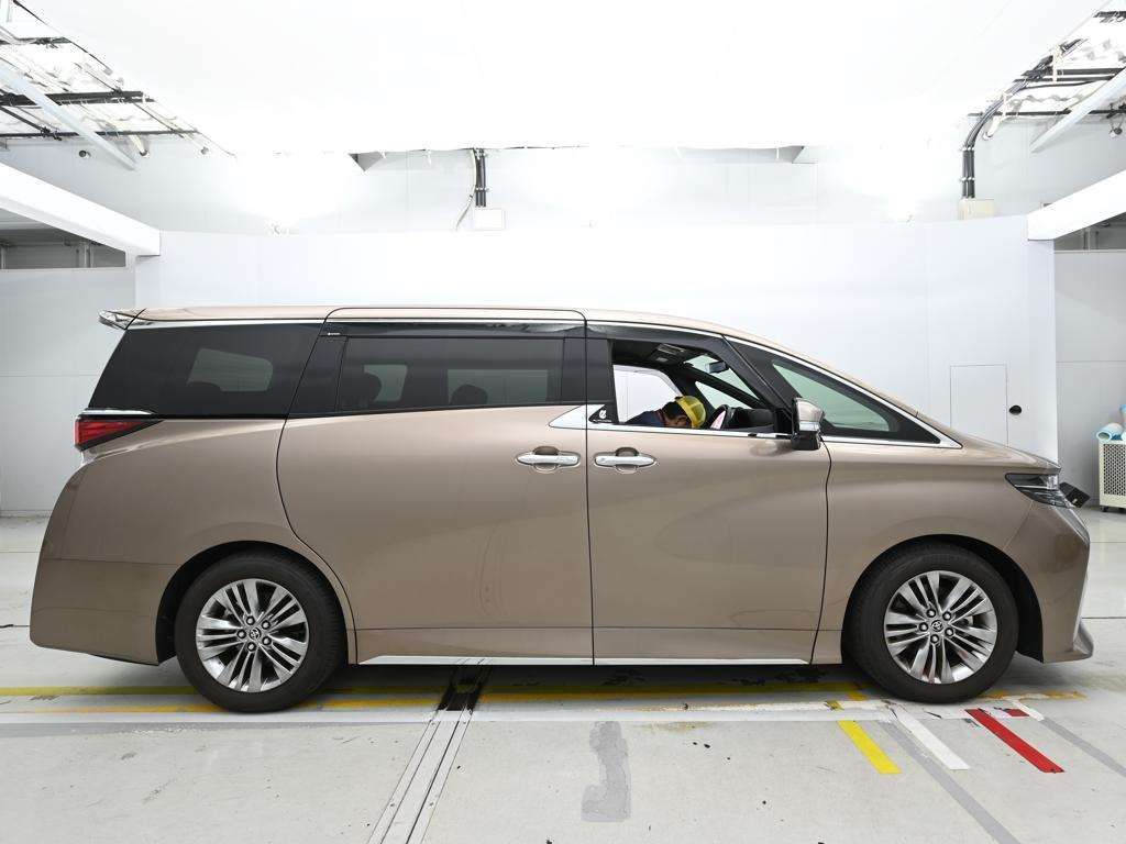 2025 Toyota Alphard Z auction photo 3
