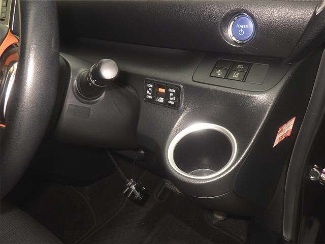 2018 Toyota Sienta ハイブリッドGクエロ トヨタセー auction photo 8