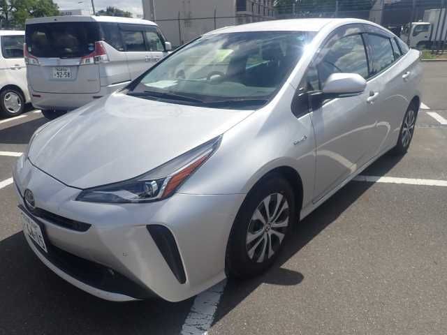 Japan Auction Vehicles 12 2019 Toyota Prius A auction photo