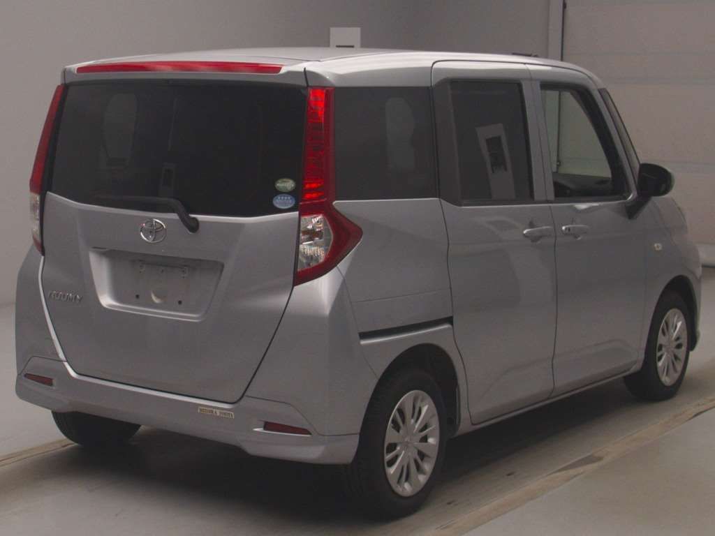 2018 Toyota Roomy X auction photo 2