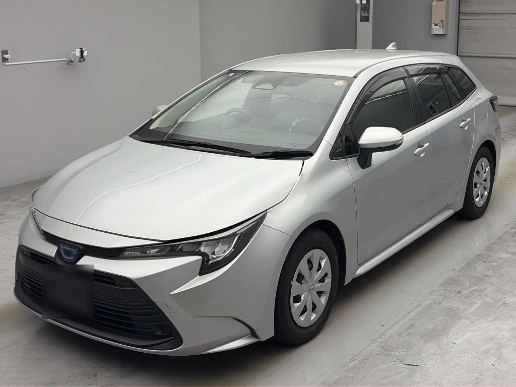2023 Toyota Corolla Touring ハイブリッド X 4WD Japan auction vehicle