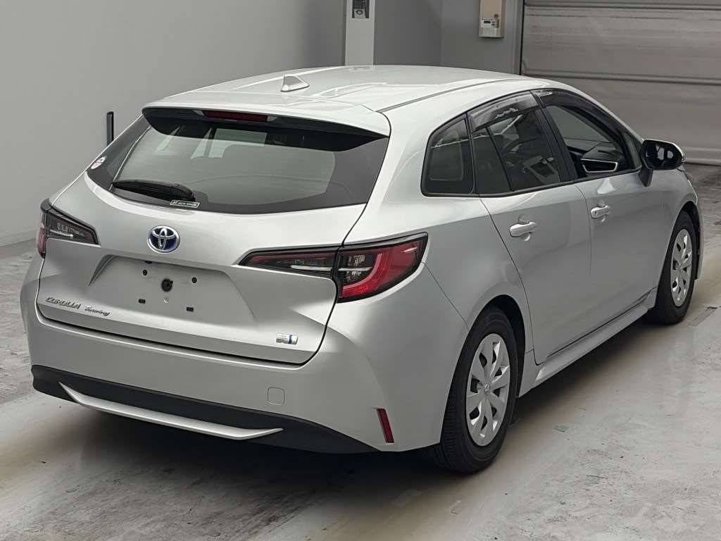 2023 Toyota Corolla Touring ハイブリッド X 4WD auction photo 2