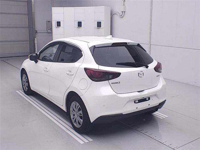 2021 Mazda 2 15S auction photo 2