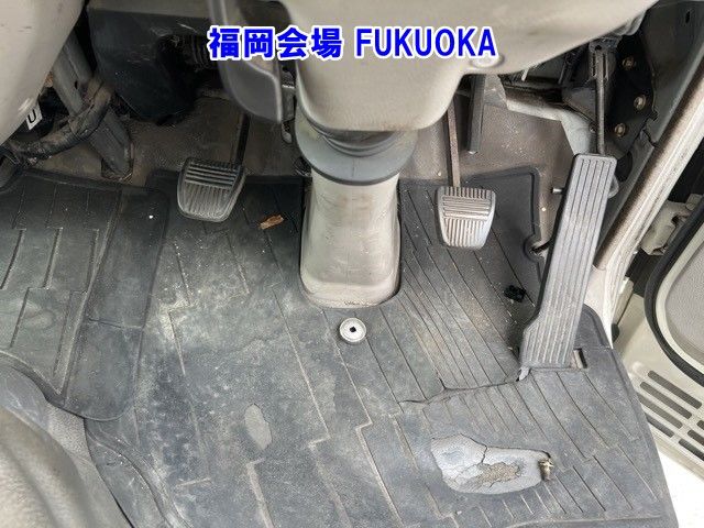 2004 Toyota Dyna ヒラ.ホロ auction photo 4