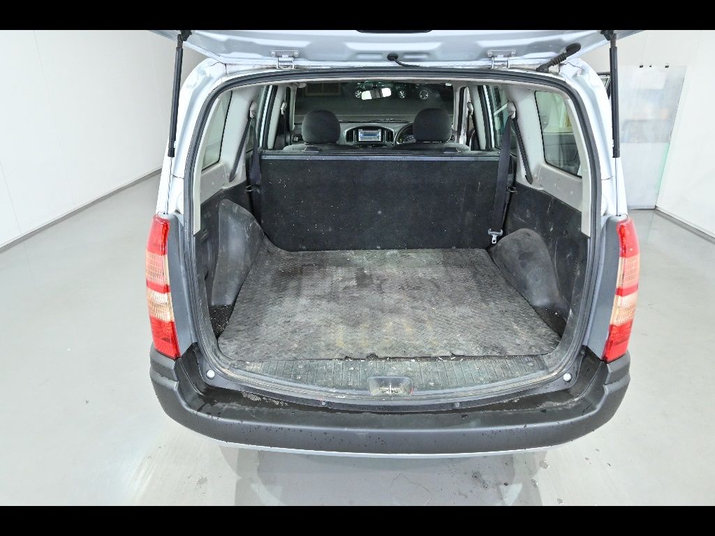 2010 Toyota Succeed UL auction photo 12