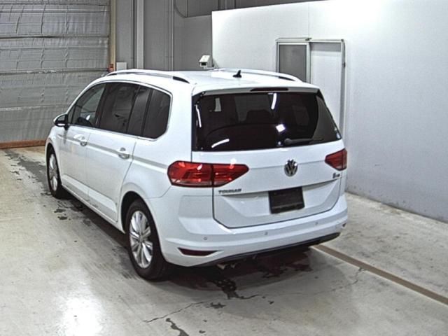 2018 Volkswagen ゴルフトゥーラン TSI ハイライン auction photo 2
