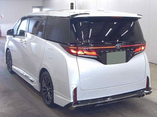 2025 Toyota Vellfire Z Premier auction photo 2