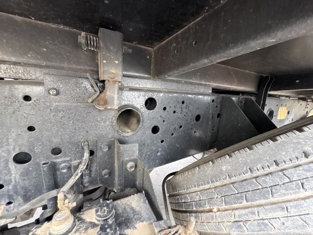 2006 Isuzu Elf dump auction photo 12