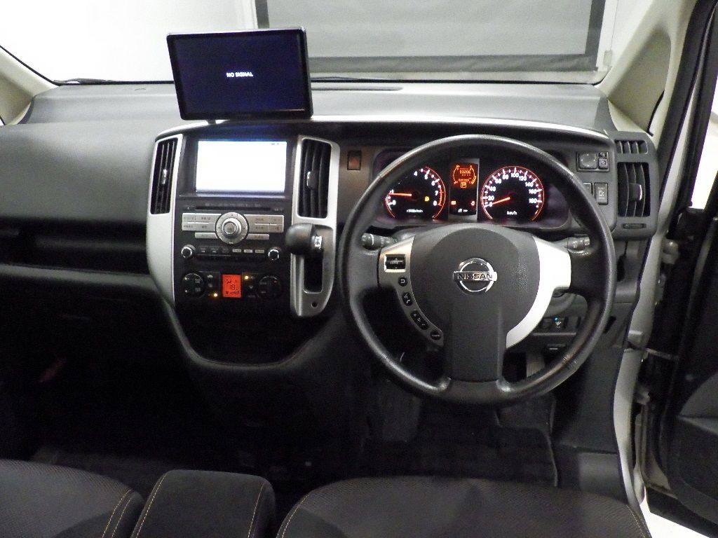 2009 Nissan Serena ハイウェイスターVセレクション auction photo 3