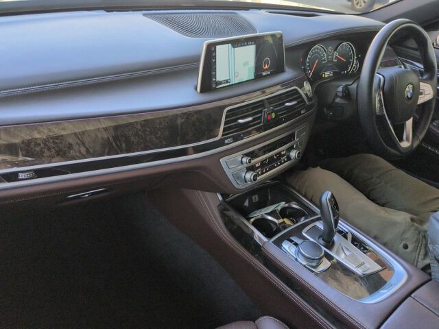 2016 BMW 7 Series 750i M Sport auction photo 3