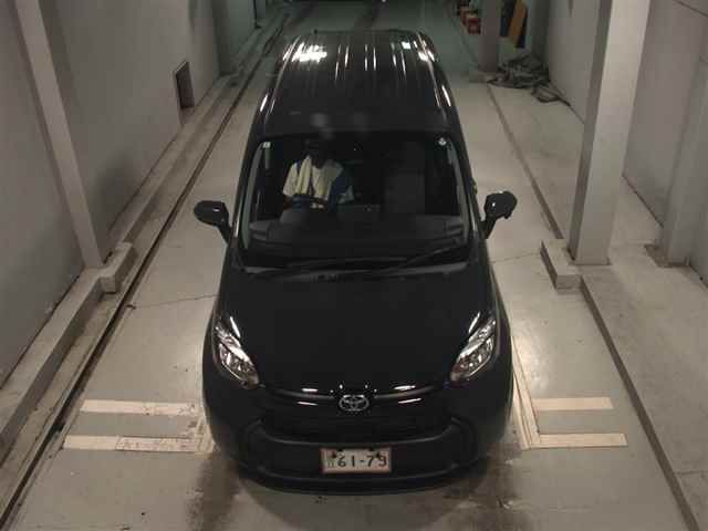 2023 Toyota Sienta G auction photo 6