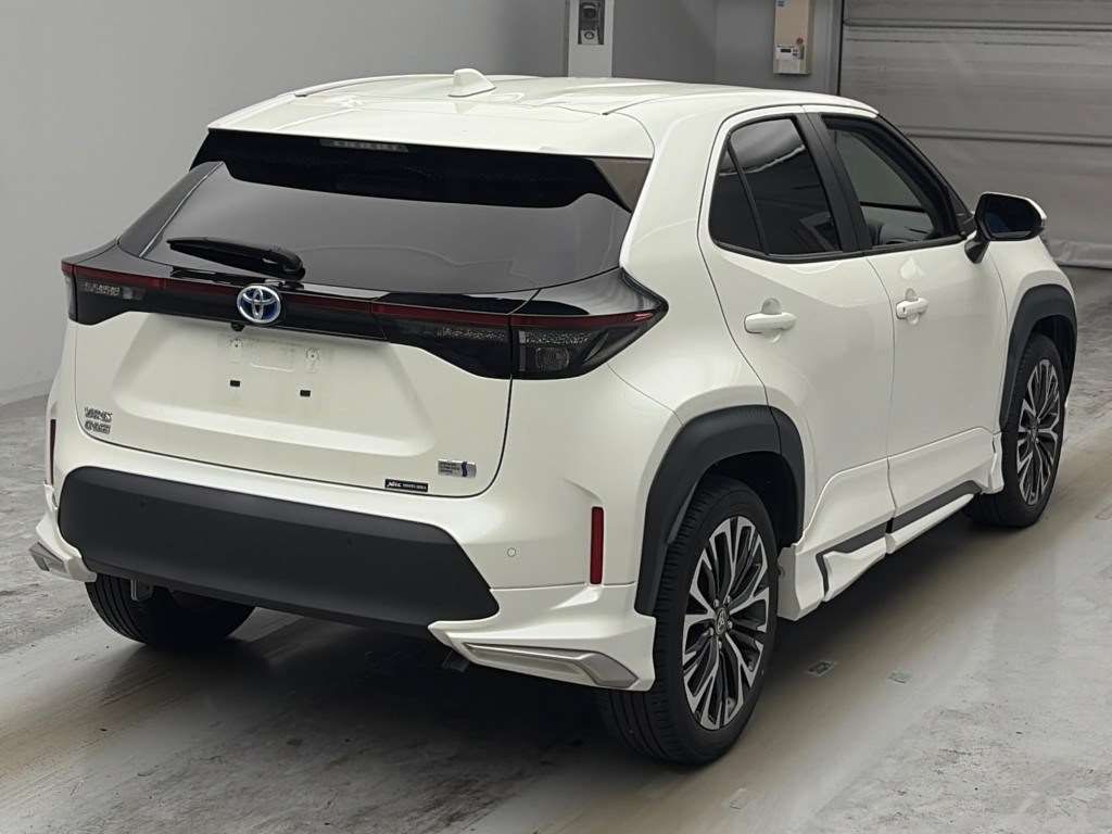 2021 Toyota Yaris Cross Hybrid Z auction photo 2