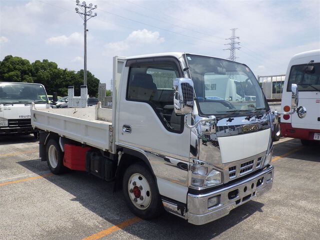 Japan Auction Vehicles 8 2004 Isuzu Elf ダンプ 4WD auction photo
