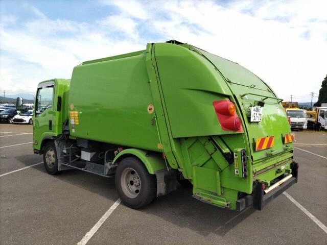 2011 Isuzu Elf Packer auction photo 2