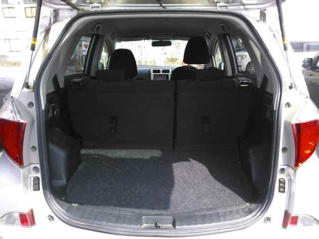 2011 Toyota Ractis レピス auction photo 10