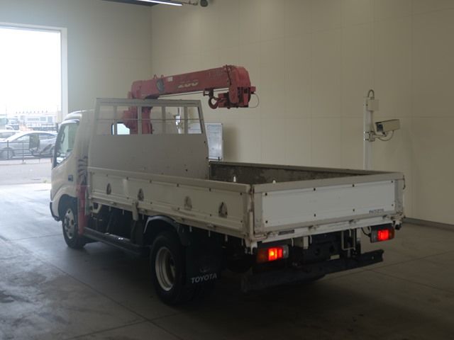 2008 Toyota Dyna ヒラ.クレーン auction photo 2