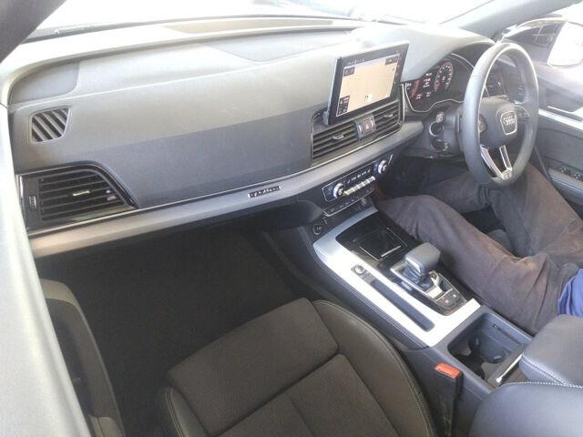2024 Audi Q5 40TDIクワトロSライン 4WD auction photo 3