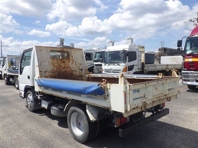 2018 Isuzu Elf dump auction photo 2