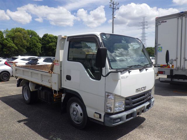 Japan Auction Vehicles 8 2018 Isuzu Elf dump auction photo