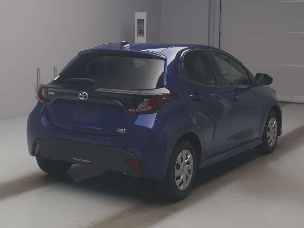 2021 Toyota Yaris Hybrid X auction photo 2