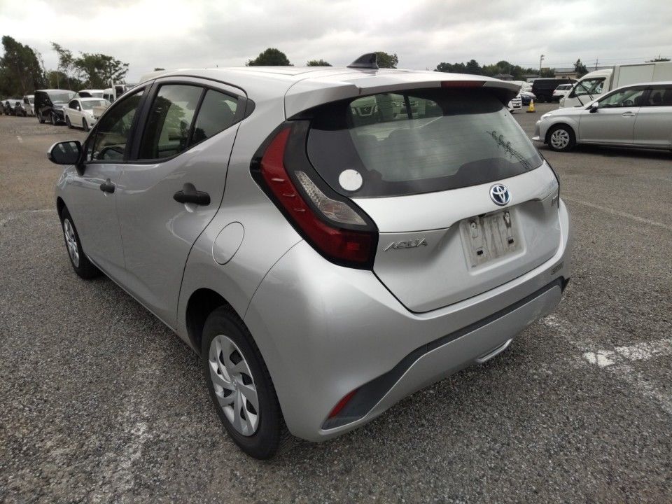 2021 Toyota Aqua auction photo 6