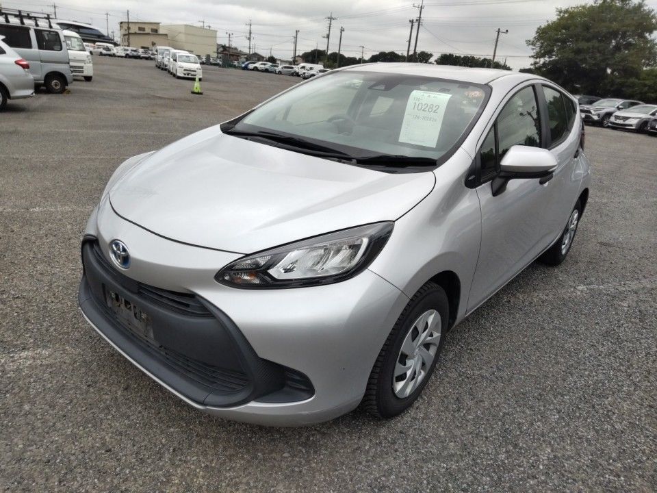 Japan Auction Vehicles 25 2021 Toyota Aqua auction photo