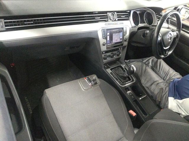 2015 Volkswagen パサートヴァリアント TSIコンフォートライン auction photo 3