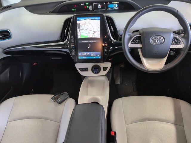 2017 Toyota Prius PHEV A Leather Package auction photo 3