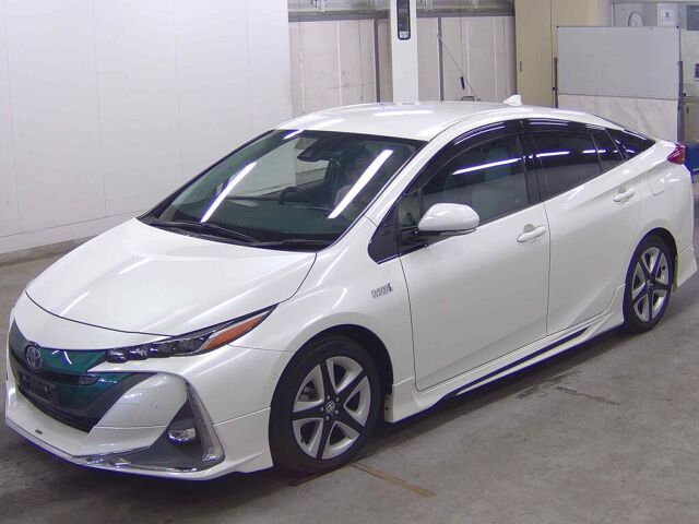 2017 Toyota Prius PHEV A Leather Package auction photo 4