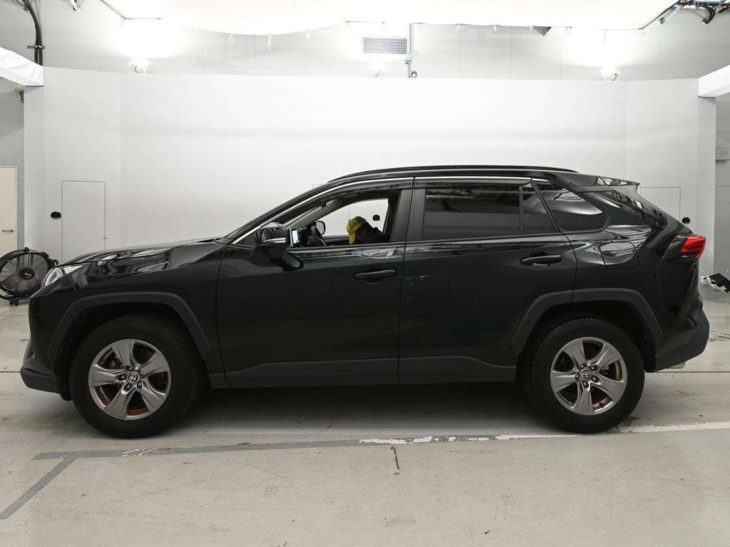 2023 Toyota RAV4 X 4WD auction photo 4