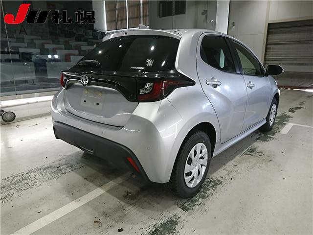 2024 Toyota Yaris 4WD X auction photo 2