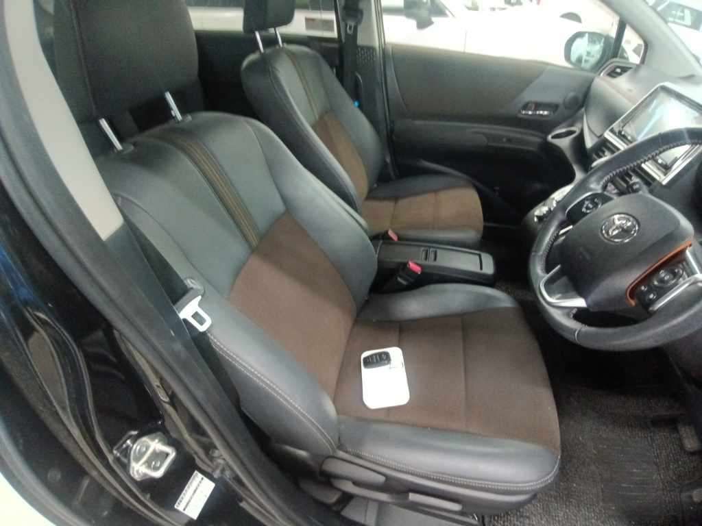 2021 Toyota Sienta Fanbase G Quero auction photo 10