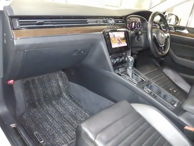 2018 Volkswagen VW パサート ヴァリアント TDIハイラインテク auction photo 2