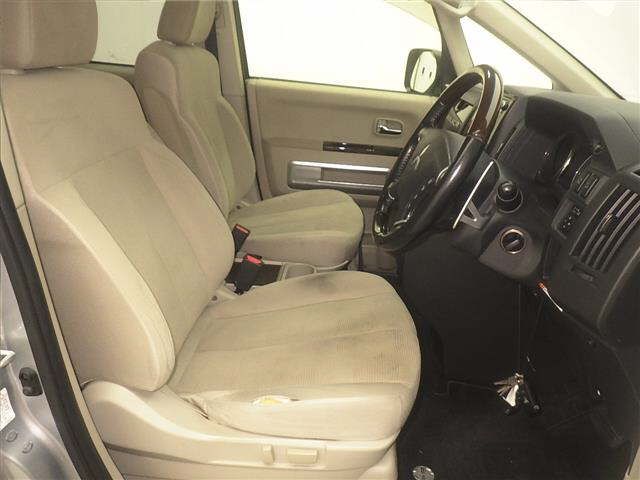 2015 Mitsubishi Delica D:5 4WD G Power Package 7-seater auction photo 5