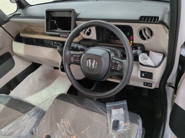 2026 Honda N-BOX Base grade 4WD auction photo 3